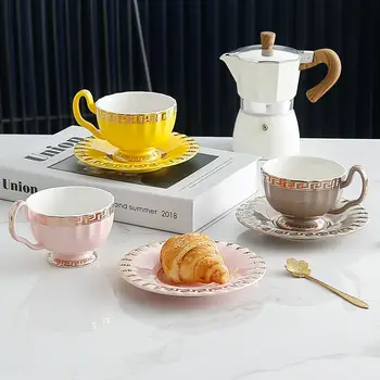 Кофейная чашка и тарелка, винтажный европейский бытовой керамический набор кофейных чашек, высококачественная изысканная британская чашка для послеобеденного чая, тарелка